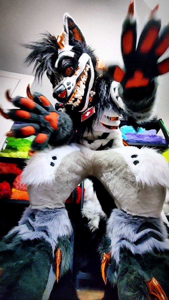 KupferBeast's tweet image. LET ME GIVE YOU A HUGGY😍