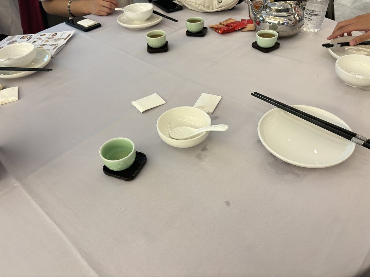 PingYang62862's tweet photo. 去了趟广州，和几个老友见了一面，顺带去珠海玩了一圈。下海了家人们 https://t.co/S8zbzWWpVr