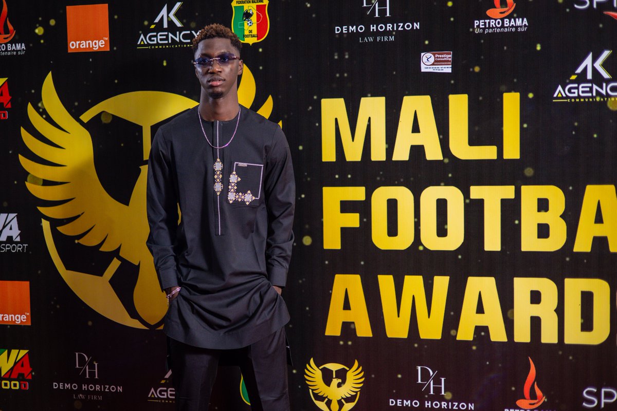 Hier, de véritables talents ont illuminé le tapis rouge avec élégance et fierté 🇲🇱

📸 <a href="/golcha_studio/">Golcha Studio</a>