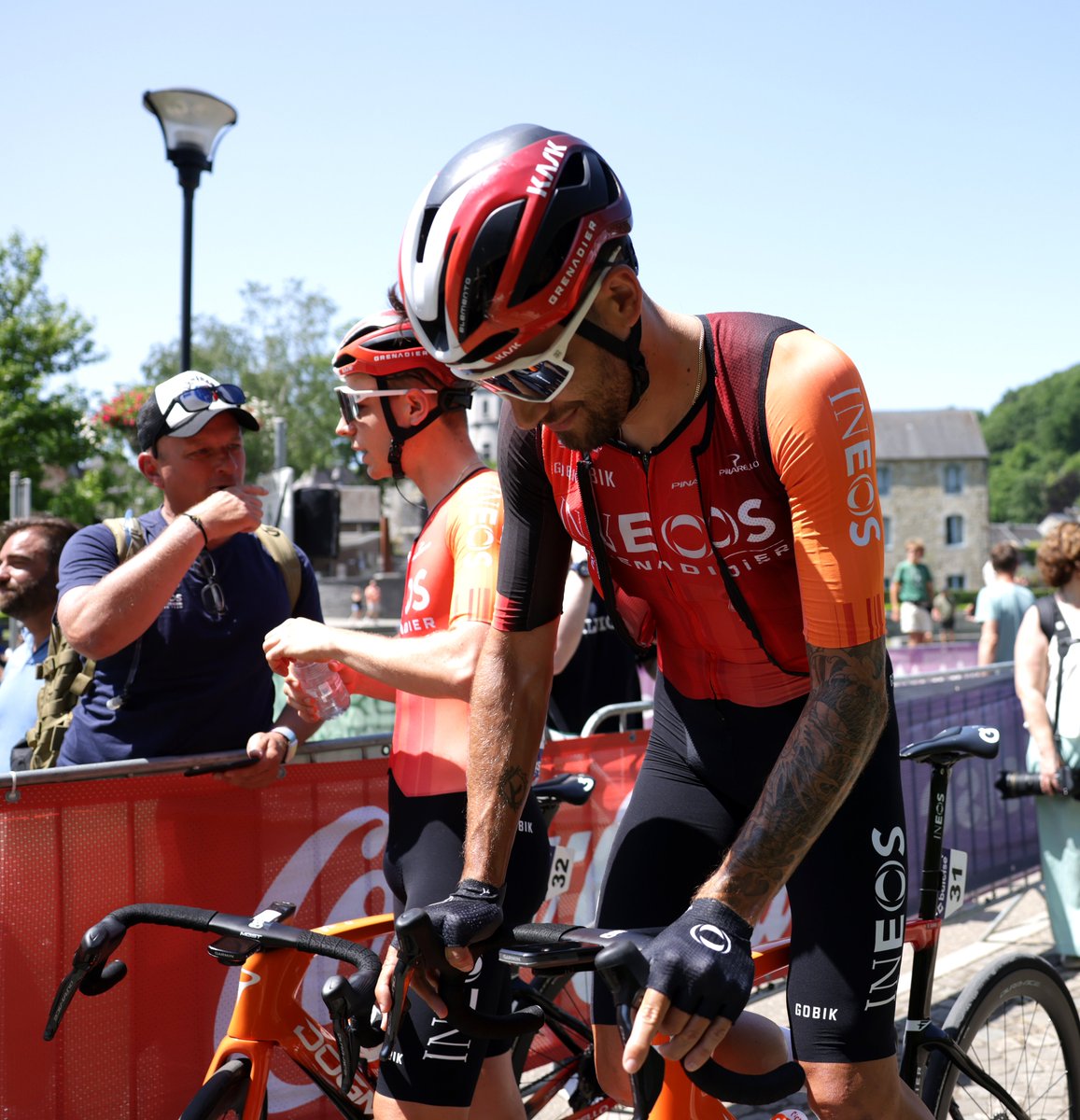 INEOS Grenadiers (@ineosgrenadiers) on Twitter photo #BaloiseBelgiumTour 🇧🇪
<a href="/SwiftConnor/">Connor Swift</a> is doing a brilliant job here to help bring back the lead quartet. <a href="/GannaFilippo/">Filippo Ganna</a> launched a powerful move to bridge across to this second chasing group.
Four riders still up the road with 23km to go. #BaloiseBelgiumTour 🇧🇪
<a href="/SwiftConnor/">Connor Swift</a> is doing a brilliant job here to help bring back the lead quartet. <a href="/GannaFilippo/">Filippo Ganna</a> launched a powerful move to bridge across to this second chasing group.
Four riders still up the road with 23km to go.
