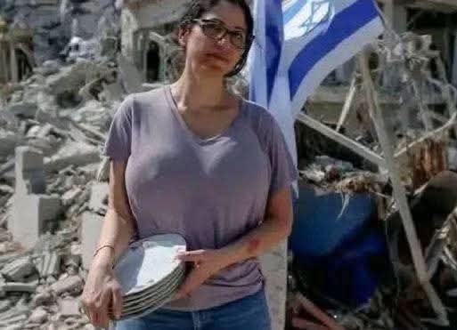 إسرائيلية:

الصحون هو كل ماتبقى من شقتي 😂
