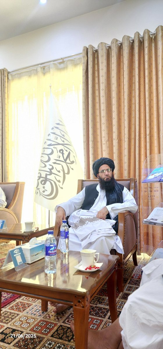 الحمدلله 
د حج د مبارکې فريضې له ادا کولو ورورسته شيخ صاحب محترم پخير او  عافيت سره له دې مبارک سفر څخه بيرته راستون شو!
