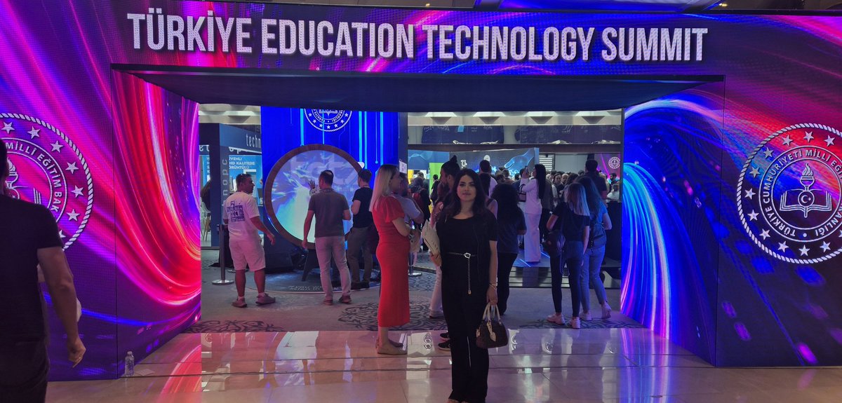 seydagazel's tweet image. 📍 Türkiye Eğitim Teknolojileri Zirvesi 2025
🎯 Ana tema: Yapay Zekâ
Eğitimde dijital dönüşümün nabzı bu zirvede attı!
Yapay zekâ temelli projeler, ilham veren sunumlar ve iş birlikleriyle dolu harika bir etkinlikti. 👏
#TETZ2025 #EğitimdeYapayZeka #EdTech #MEB
@mebyegitek