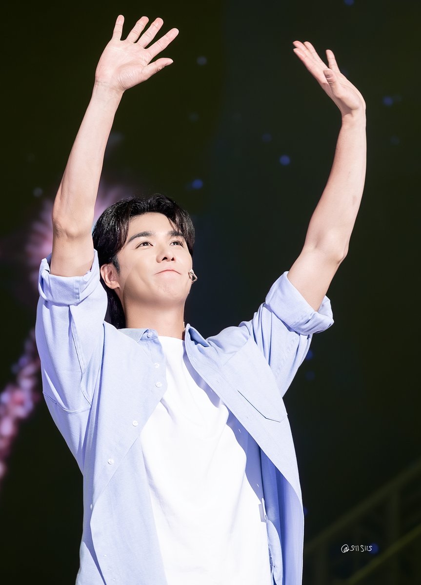 2025. 6. 20. 오늘 밤, 세계에서 이 사랑이 사라진다 해도 커튼콜
윤소호 가미야 도루

손 키스와 인사😊

#윤소호 #오세이사