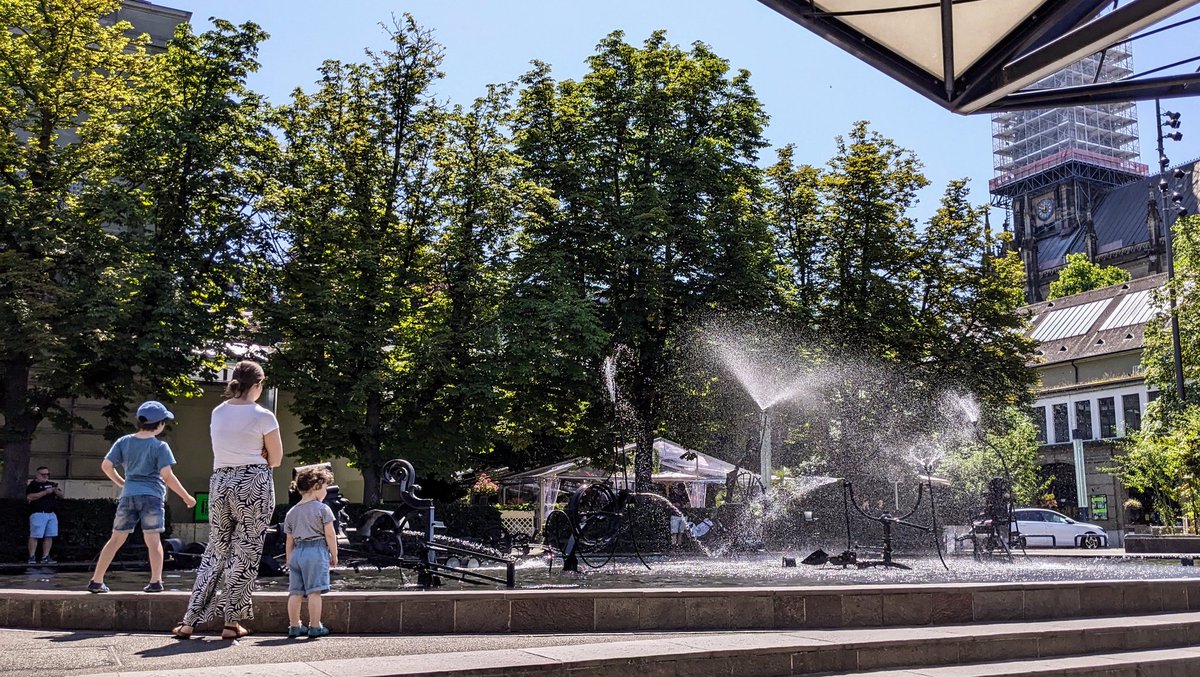 Back in Basel for some days - refreshing at Jean Tinguely's Carnival Fountain ☀️💦⛲