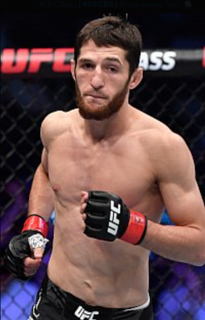 tipsterluska's tweet photo. 30x27 para um cara que perdeu os 3 rounds é um absurdo de roubo!! #ufcbr #UFCFightPass @UFCBrasil https://t.co/IJkud0rjnN