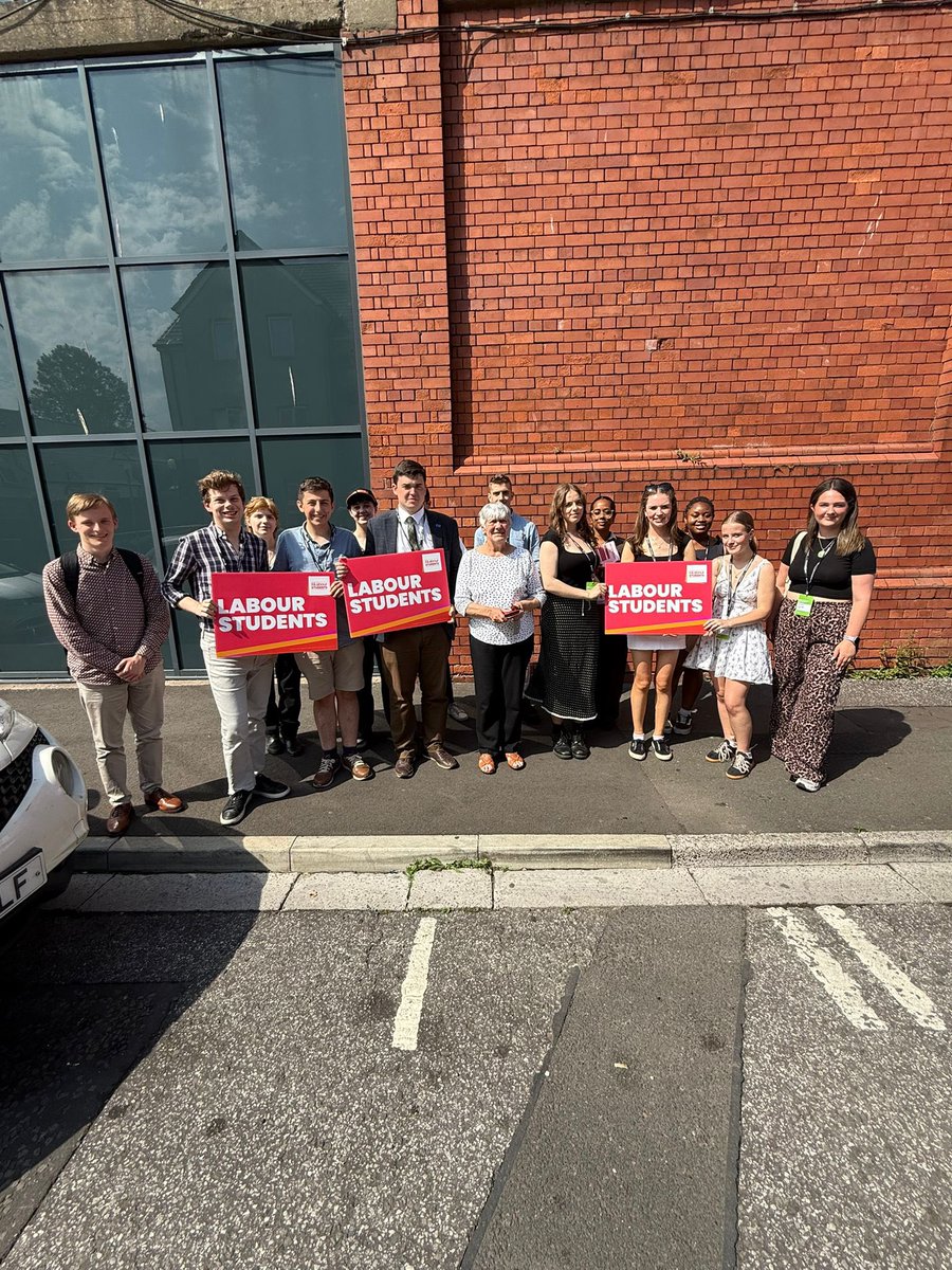 Thank you for Cardiff Labour Students who visited Grangetown today   Amazing team ☺️