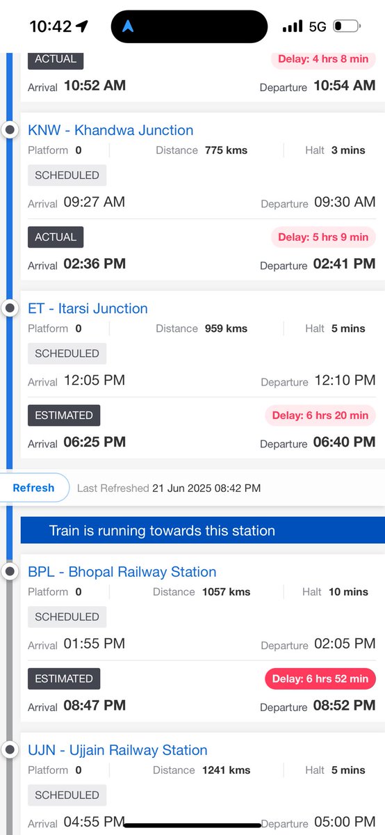 Pinja21Jain's tweet photo. #Train 07020 #IndianRailways delayed by more than 7 hours! @AshwiniVaishnaw sir do something to avoid such delays. Passengers are exhausted and anxious. If we take flight there will be a crash or cancellation, if we take train it will be delayed by 7hrs! @narendramodi https://t.co/wRP1UVy530