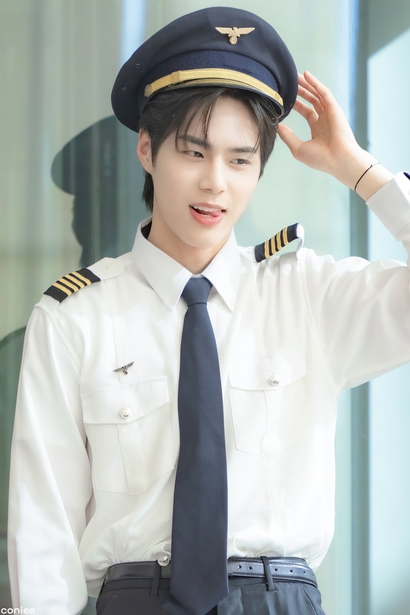 coniee0419's tweet photo. 🌠

#성빈공주_생일파티_너도올래?
#82MAJOR #에이티투메이저 #에투메
#황성빈 #성빈 #HWANGSEONGBIN #SEONGBIN https://t.co/UarKjTOfHW
