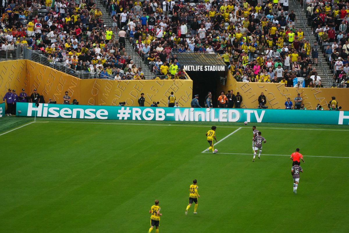 Field side signage has been on full display @fifaclubworldcup #Hisense #officialpartner #fifaclubworldcup