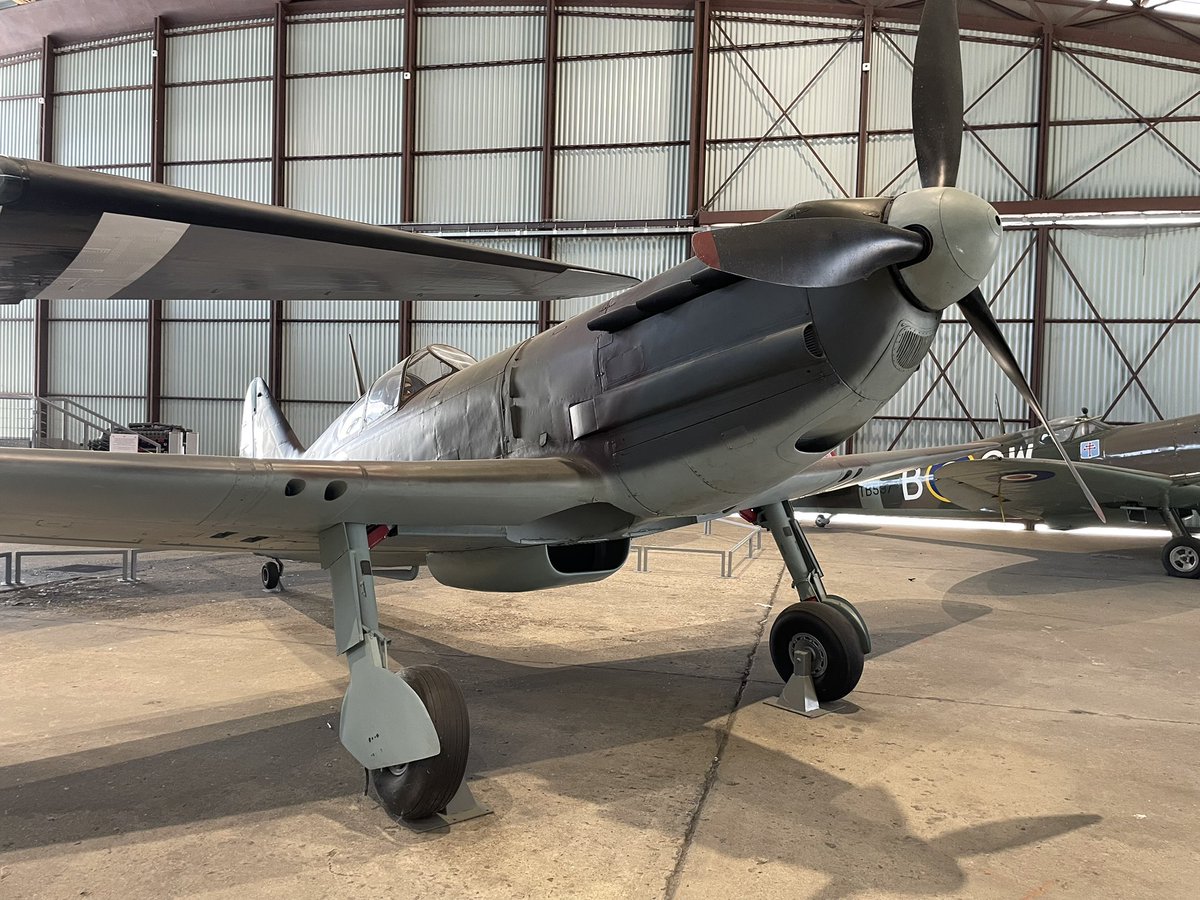 FanaAviationMag's tweet photo. #PAS25 D520 ! Il fait la couv du Fana de juillet. Le salon du Bourget est une belle occasion de venir admirer celui exposé au Musée de l'Air et de l'Espace. Le voici en quelques photos pour vous préparer au Fana de juillet 😉
#D520 #Dewoitine #warbird #avgeeks https://t.co/F4VgBSIZd4