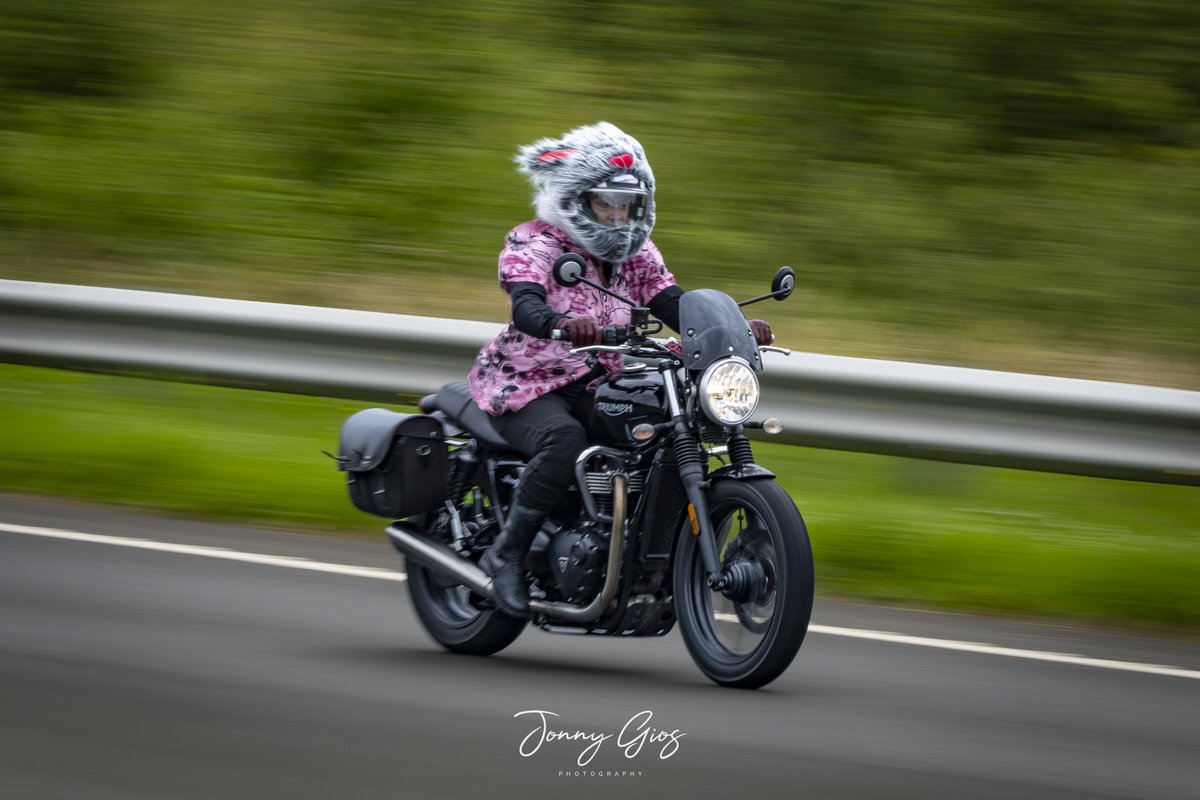 Dave's Day - Low Newton nr Cartmel - riders en route to #barrow for #davesday <a href="/BBC_Cumbria/">BBC Cumbria</a> <a href="/BBCNWT/">BBC North West</a> <a href="/BBCRadio2/">BBC Radio 2</a> <a href="/ZoeTheBall/">Zoe Ball</a> 1/2