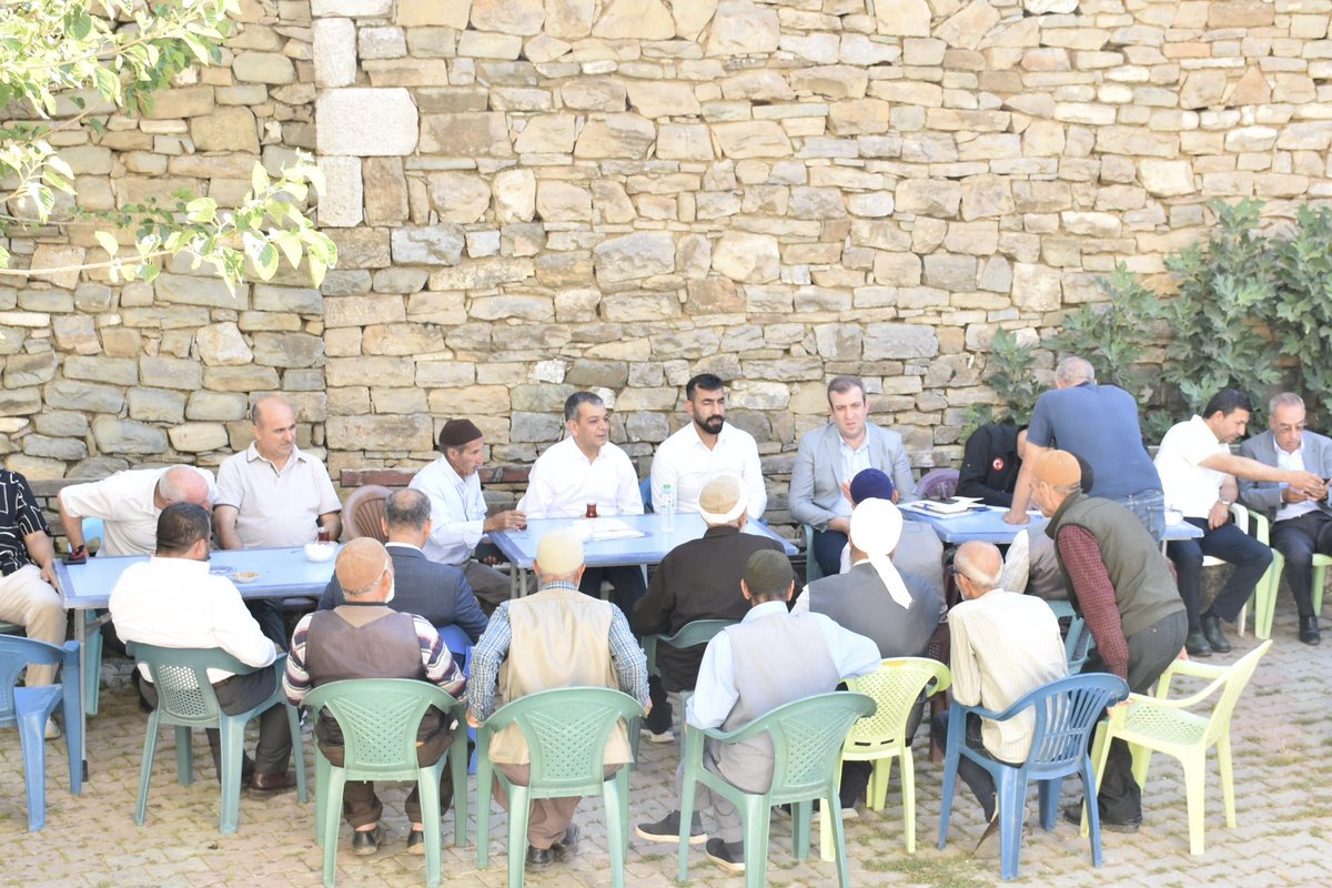 📍Arıcak | Yoğunbilek Köyü

Birlik ve beraberlik içinde hemşehrilerimizle buluşmaya devam ediyoruz.

Teşkilat mensuplarımız, kurum temsilcilerimiz ve beraberimizdeki heyetle birlikte, Yoğunbilek Köyü’nün ev sahipliğinde çevre köylerin kıymetli muhtarları ve değerli