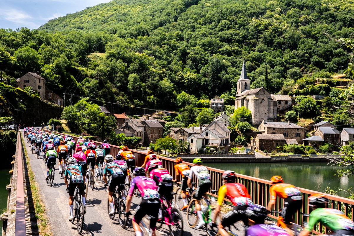⛰️Atzo Tourmalet handia onenekin gainditu zuen eta gaur azken etapan eguneko ihesaldian sartu da puntuak pilatuz 1⃣. mailako mendateetan.

🙌🏼 Sín duda una merecida recompensa tras cuatro días de intenso calor en la región occitana. Mañana, otra cita con los Pirineos en Andorra.