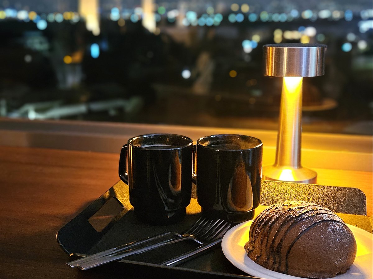 늦은 저녁
카페 데이트~  :)
내 얼굴,
소중하니깐
민감체크.  🙈
 
_ Euni 💕
#커플 #데이트 #섹트
#팔당로그 #심야카페 #뷰카페
#노팬티로 #건전하게다녀옴