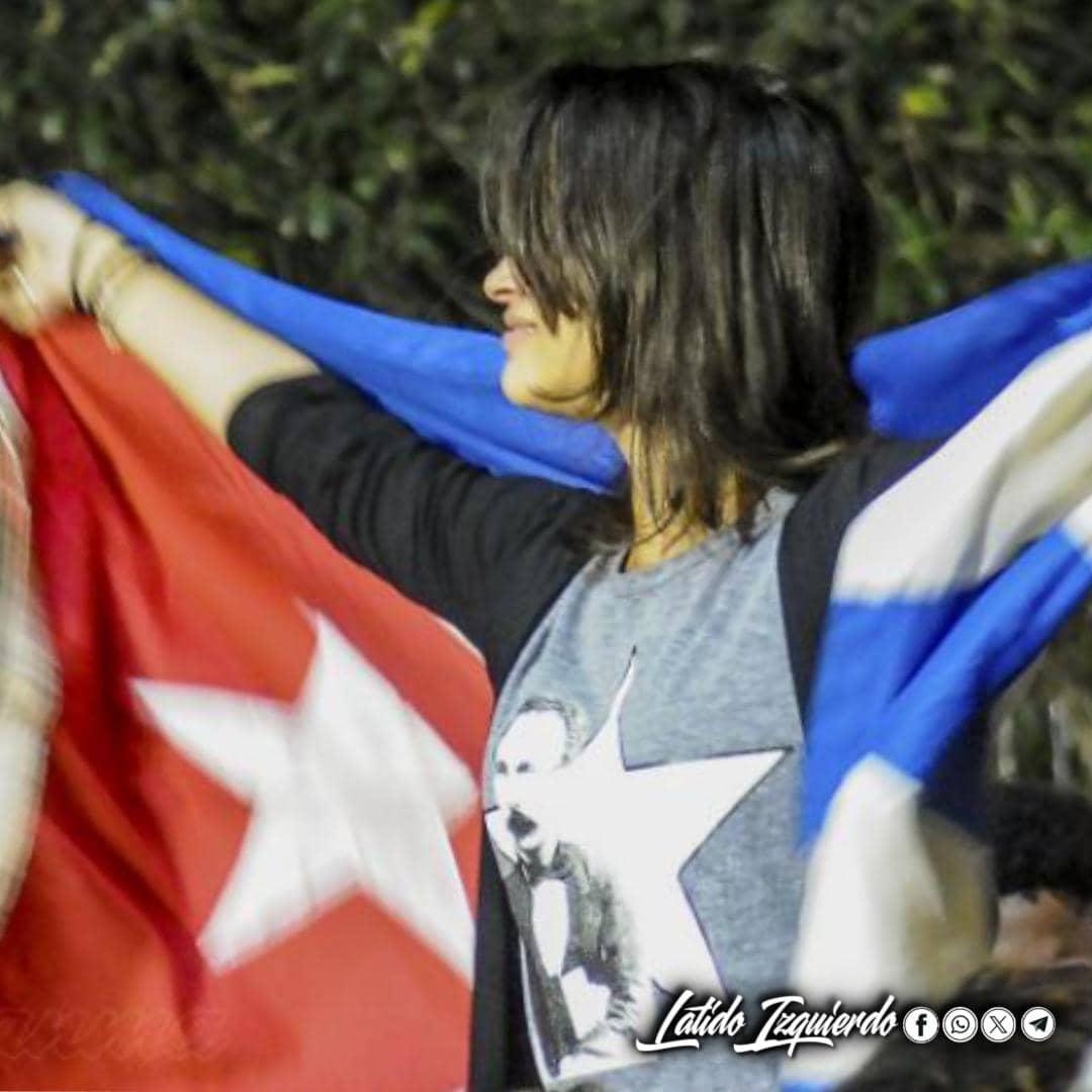 Anita González (@anita_zurda) on Twitter photo La bandera cubana ondea con orgullo,
simbolizando nuestros sueños compartidos y la fuerza de un pueblo que nunca se rinde.💪🇨🇺
"Latiendo al Día" 🇨🇺
#LaLuchaNoHaCesado
#IzquierdaPinera
<a href="/Latido_Izquierd/">Latido Izquierdo</a> La bandera cubana ondea con orgullo,
simbolizando nuestros sueños compartidos y la fuerza de un pueblo que nunca se rinde.💪🇨🇺
"Latiendo al Día" 🇨🇺
#LaLuchaNoHaCesado
#IzquierdaPinera
<a href="/Latido_Izquierd/">Latido Izquierdo</a>
