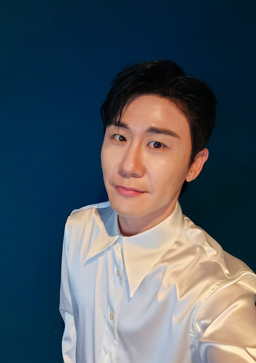 [🏆]
영탁이 '제34회 서울가요대상'에서
&lt;본상&gt;, &lt;트로트상&gt;, &lt;OST상&gt;, &lt;K-POP WORLD CHOICE(솔로)&gt;를 수상하였습니다!

영탁을 응원해 주시는 영블스 덕분에 4관왕을 기록할 수 있었습니다.
항상 감사합니다💙

#영탁 #YOUNGTAK
#서울가요대상 #SMA2025