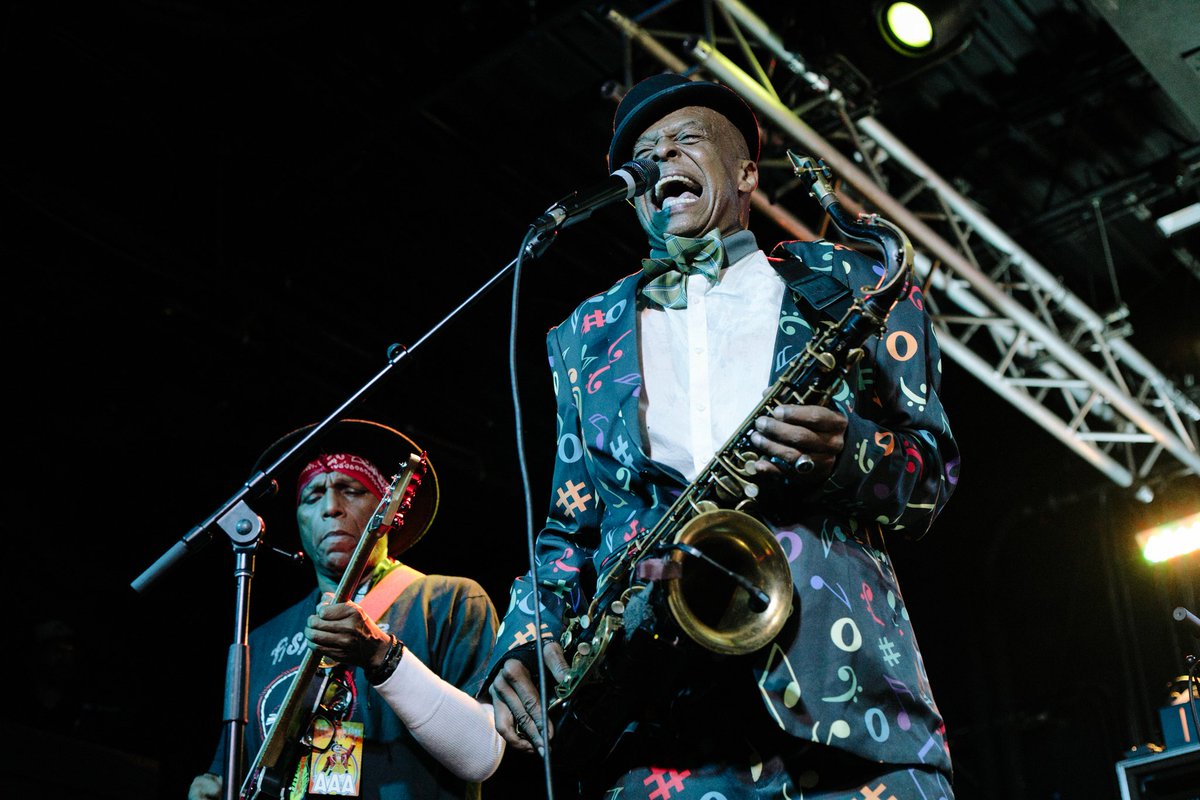 HowWeAreupdates's tweet image. Photos of @LessThanJake Summer Circus with The Suicide Machines @fishbone &amp;amp; @bitemebambiska at @MulcahysPub in Wantagh, NY on 6•17•25. See more photos here: tinyurl.com/2p2be67r

📷:@TheAndyJimenez