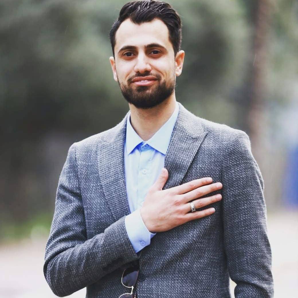 The Zionist regime murdered Palestinian comic and activist Mahmoud Khamees Sharab and several relatives when they bombed a tent shelter in Khan Younis' Mawasi district.

Silence is complicity.

#GazaHolocaust