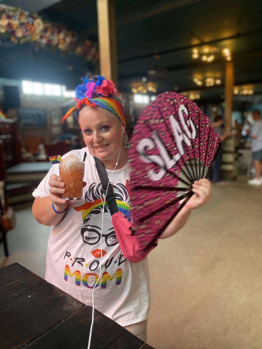 relish_hendy's tweet photo. SHEFFIELD❤️P🧡R💛I💚D💙E💜2025❤️#ProudMom🧡#NannyJen💛#Pride💚#Sheffield💙 https://t.co/j6LhC7N3nD