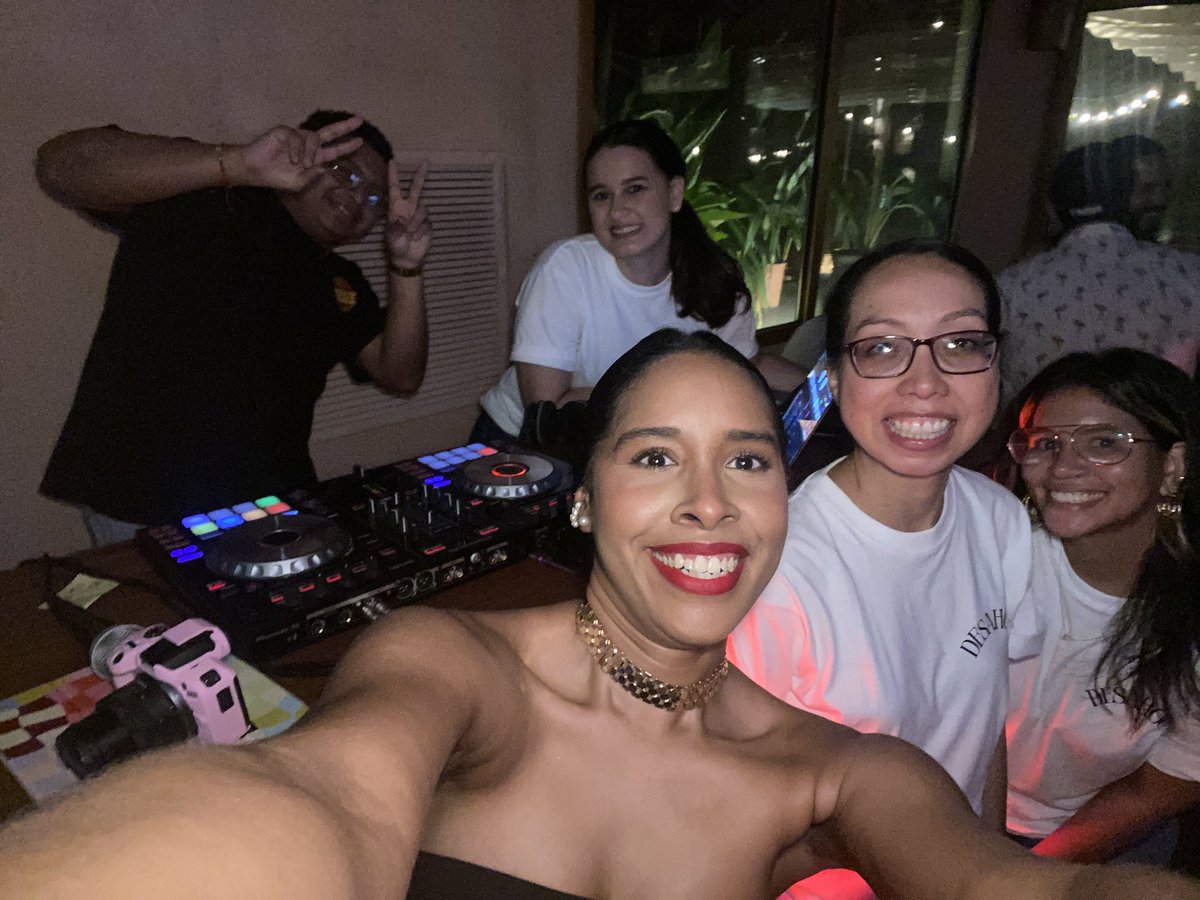 Itspaoo's tweet photo. Fotitos del evento de ayer✨🎙️
Desahogo en 📍Tacos la neta - San Francisco
#deshaogopanama #eventospty https://t.co/WDXhPj835g
