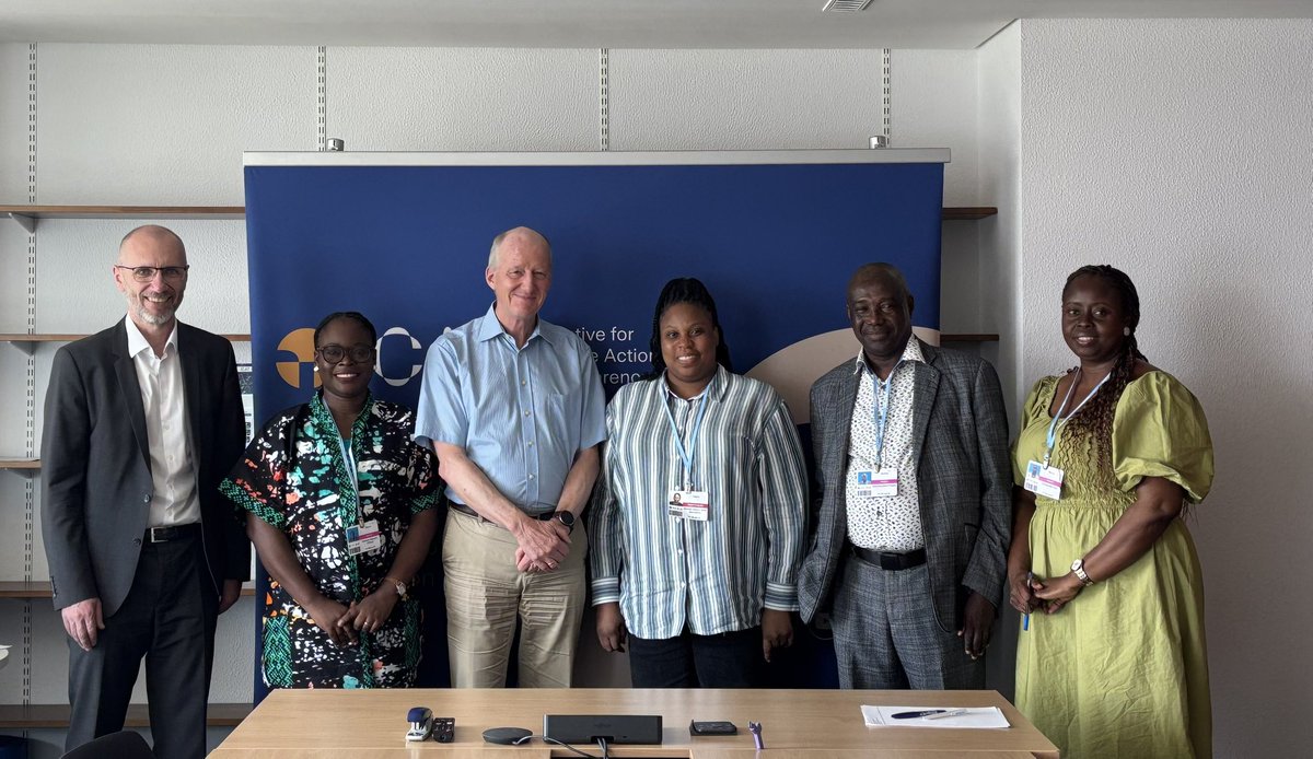 Grateful for the productive meeting with the Director Initiative for Climate Action (ICAT), Dr. Henning, and his team on the sidelines of the <a href="/UNFCCC/">UN Climate Change</a> SB62 Negotiations on the implementation of MRV systems. I appreciate the valuable opportunity to discuss our ongoing commitments