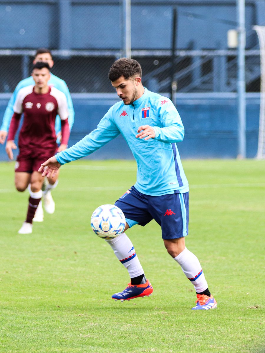 catigreoficial's tweet photo. ⏸️ Terminó la primera mitad. Tigre se impone por 2 a 1 ante Lanús con un doblete de Blas Armoa. https://t.co/OZ0IgOwHaQ