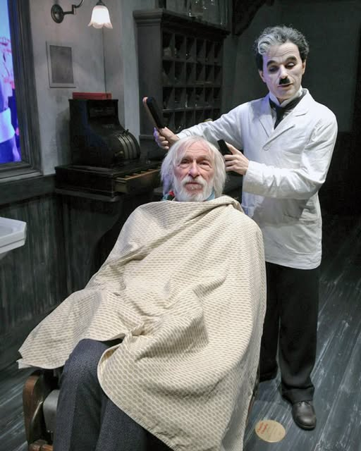 Merlin Philippe (@merlinpapin3) on Twitter photo .<a href="/FredOL69007/">un cinéphile tatoué 🦁🎬</a> <a href="/tbarnaud/">Th Barnaudt</a>
Sur la page FB de Pierre Richard
"Ce qu'on sait peu, c'est qu'à une époque, Charlie Chaplin avait ouvert un salon de coiffure à Vevey, en Suisse, dont je fus le premier client."
Pierre Richard .<a href="/FredOL69007/">un cinéphile tatoué 🦁🎬</a> <a href="/tbarnaud/">Th Barnaudt</a>
Sur la page FB de Pierre Richard
"Ce qu'on sait peu, c'est qu'à une époque, Charlie Chaplin avait ouvert un salon de coiffure à Vevey, en Suisse, dont je fus le premier client."
Pierre Richard