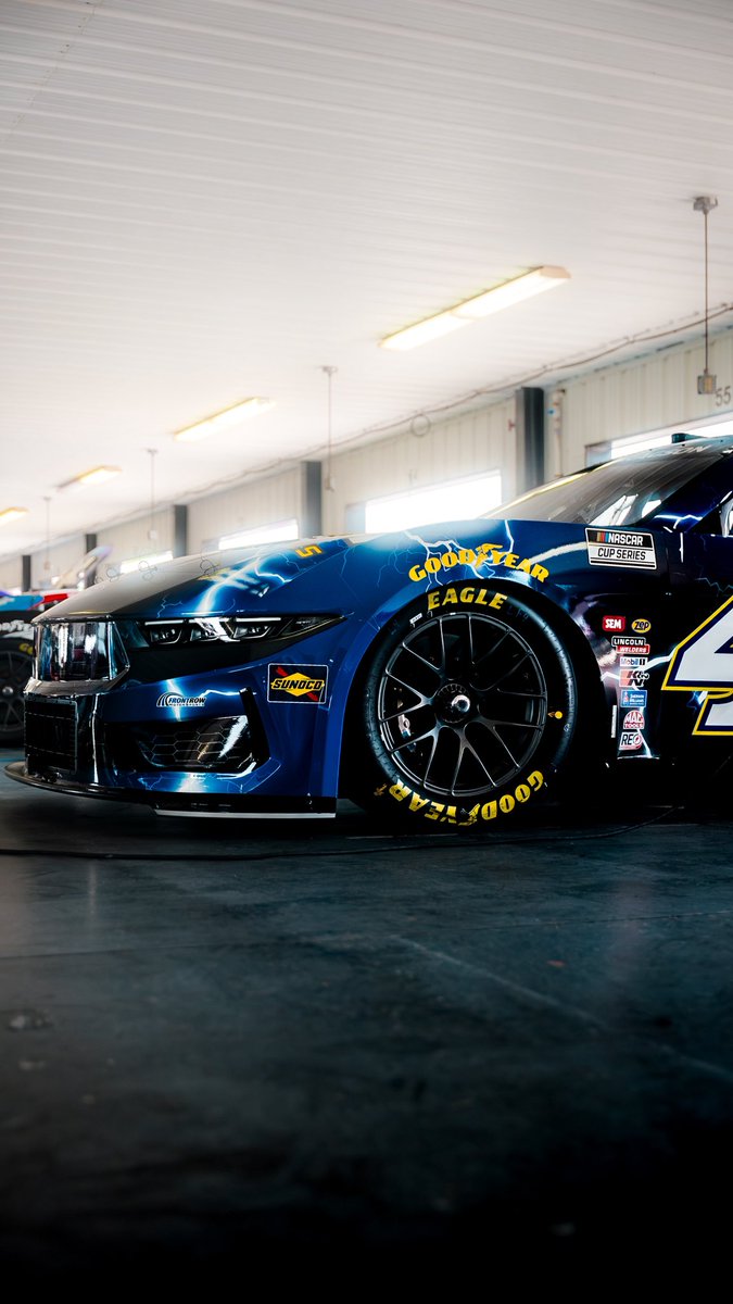 Team_FRM's tweet image. Fast looking car ⚡️

@NoahGragson