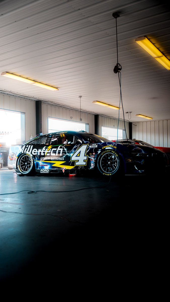 Team_FRM's tweet image. Fast looking car ⚡️

@NoahGragson