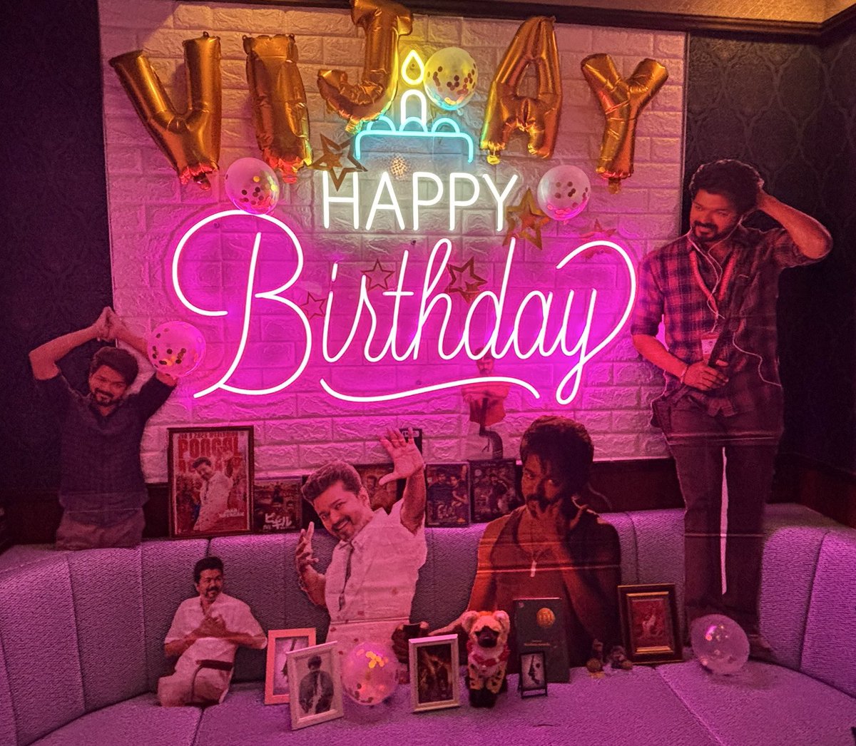 wazu_R3's tweet image. #HBDThalapathyVijay
ヴィジャイさんお誕生日おめでとうございます！！
Happy birthday, Thalapathy Vijay!! 
Meeting you has been a joyous thing in my life. May your journey ahead be a wonderful one. With love from Japan💕