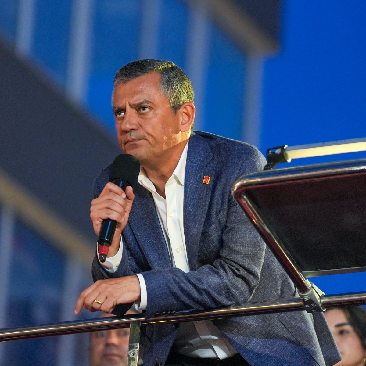 By_nkara 🇹🇷 (@bynkara1) on Twitter photo 📌İzmir 15. Asliye Ceza Mahkemesi'nde Tülov Vakfı'nın 2023 "askıda bilet" kampanyasıyla ilgili bir ceza davası sürüyor. İddialara göre, 35 milyon TL'lik fonlarda usulsüzlük yapıldı; Özgür Özel ve Veli Ağbaba suçlanıyor.
35 Milyon nerede <a href="/eczozgurozel/">Özgür Özel</a> ? 💸😁 📌İzmir 15. Asliye Ceza Mahkemesi'nde Tülov Vakfı'nın 2023 "askıda bilet" kampanyasıyla ilgili bir ceza davası sürüyor. İddialara göre, 35 milyon TL'lik fonlarda usulsüzlük yapıldı; Özgür Özel ve Veli Ağbaba suçlanıyor.
35 Milyon nerede <a href="/eczozgurozel/">Özgür Özel</a> ? 💸😁