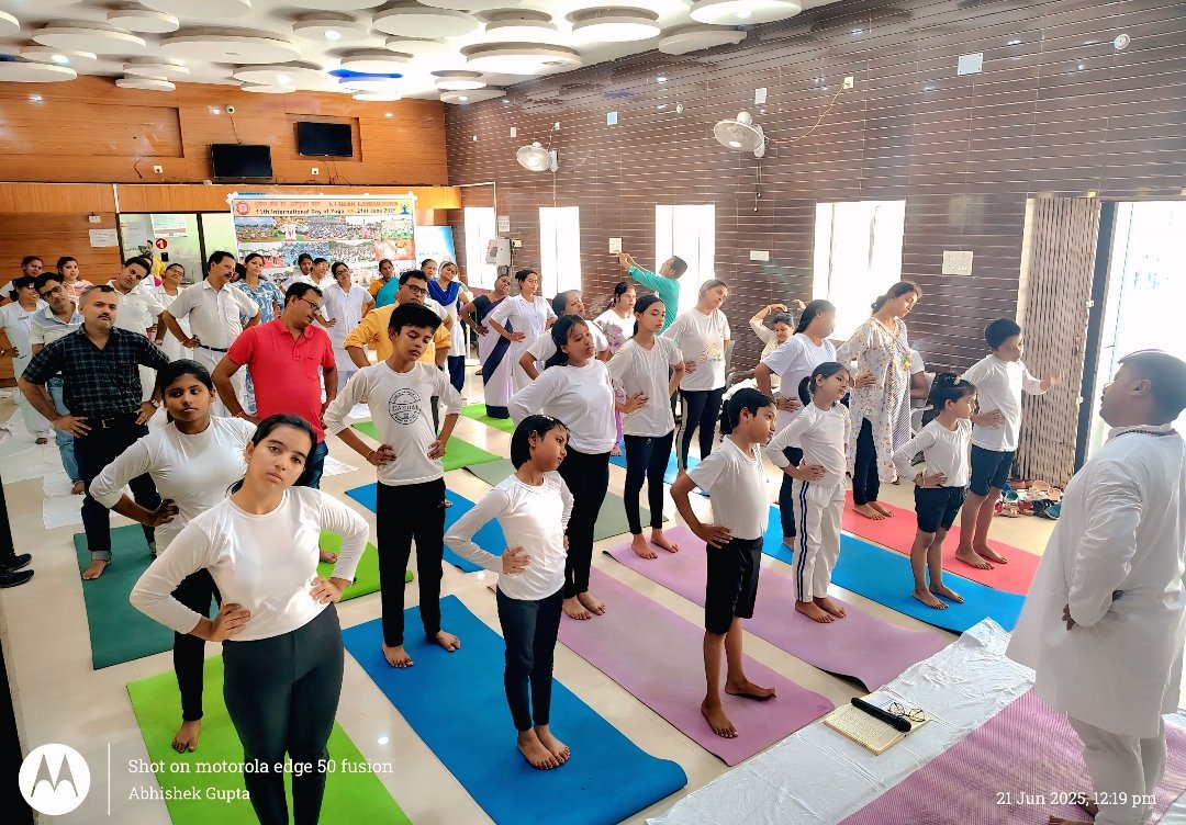 drm_apdj's tweet photo. #InternationalYogaDay2025 was celebrated at DRH/APDJ with detailed  discussion on benefits  of yoga and its importance in building  healthy  society. #YogaForOneEarthOneHealth #IDY2025 @moayush @RailMinIndia https://t.co/QL2nuaQe3Y