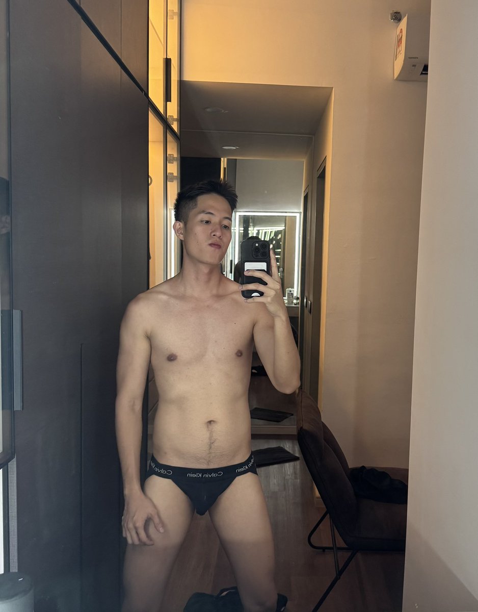 Jonjon2343's tweet photo. your clothes are getting skimpier and skimpier https://t.co/wC7kMcGrO9