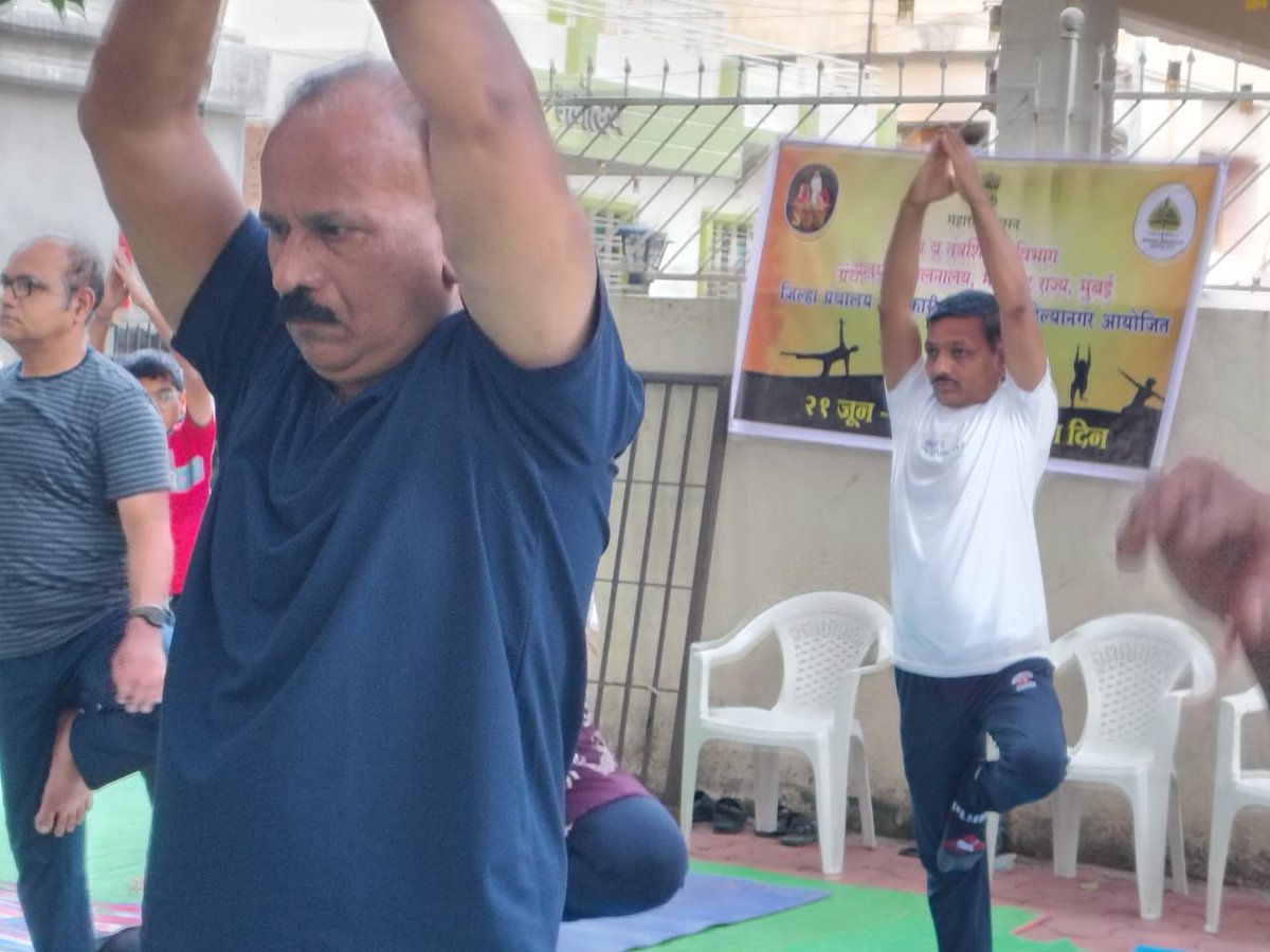 Raja Rammohun Roy Library Foundation (@rrrlfkolkata) on Twitter photo Govt. Dist. Library,Ahilya Nagar, Maharashtra, a beneficiary of <a href="/RrrlfKolkata/">Raja Rammohun Roy Library Foundation</a> organized #InternationalDayofYoga2025 in its premises. Library staff,readers & local people participated the event & practiced Yoga for a healthy life.#IDY2025 #YogaForOneEarthOneHealth #YogaInLibraries Govt. Dist. Library,Ahilya Nagar, Maharashtra, a beneficiary of <a href="/RrrlfKolkata/">Raja Rammohun Roy Library Foundation</a> organized #InternationalDayofYoga2025 in its premises. Library staff,readers & local people participated the event & practiced Yoga for a healthy life.#IDY2025 #YogaForOneEarthOneHealth #YogaInLibraries