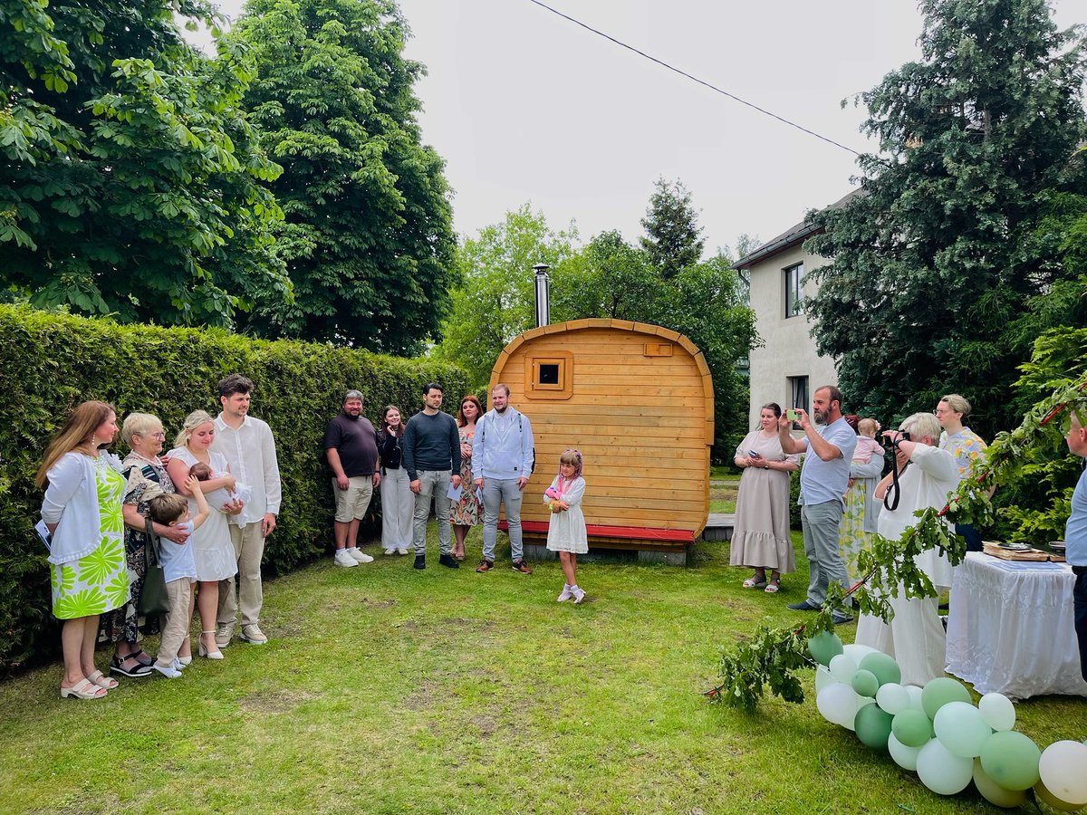 vkoralis's tweet image. Šodien satikāmies kristībās privātmājā Rīgā. Spīdēja saule visu kristību laiku. Atkal kāds Dieva brīnums. 🔥🙏

KĀZAS  vai KRISTĪBAS 
CITĀDĀK 

 #dārzs  #pils #mājas #dārzs #daba #kāzuvieta  #kāzas , #kāzujubileja  vai #kristības  
ārpus reliģiskām organizācijām jeb #mācītājs l