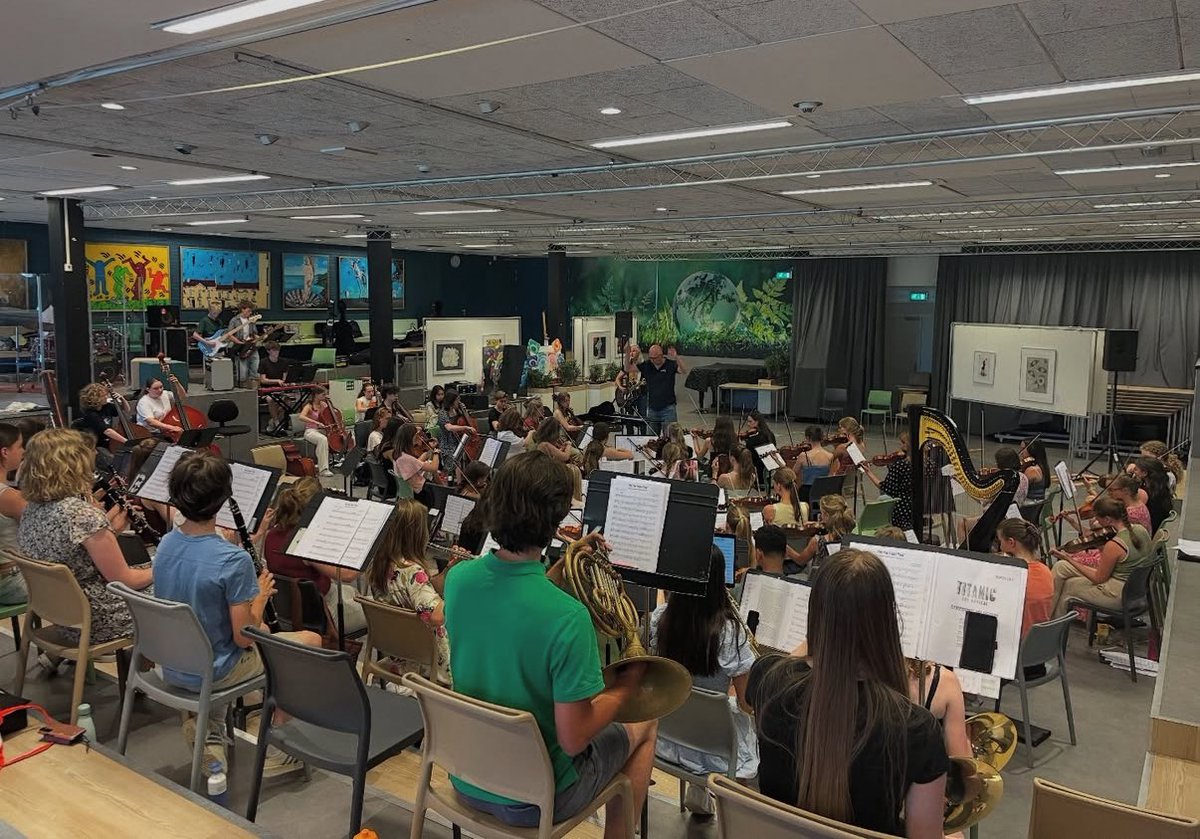 ErwinNyhoff's tweet image. Zojuist gerepeteerd met orkest @JSOVuurvogel en dirigent Albert Dam.
Voor het optreden volgende week zaterdag 28 juni op Symhonica Stadshagen.
We spelen o.a. The River van Bruce Springsteen. @springsteen
Het word mooi!