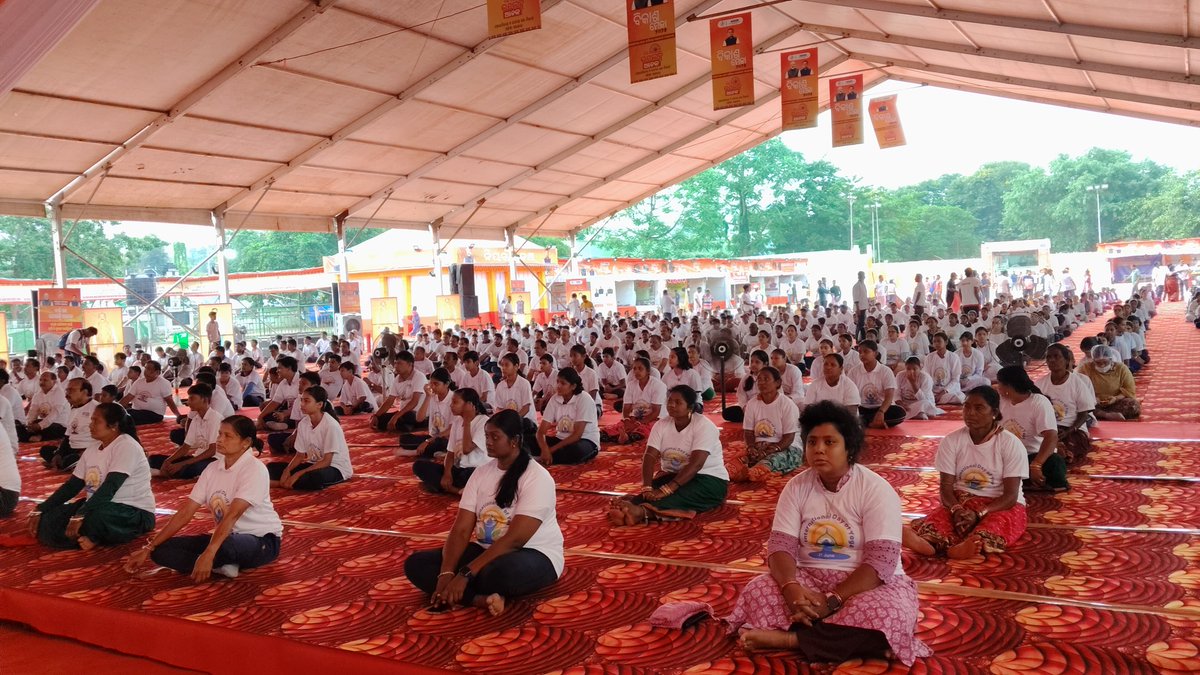 Collector Kandhamal (@dmkandhamal) on Twitter photo Observance of "International Yoga Day" by the District Administration, Kandhamal at Coronation Ground, Phulbani. Shri Nityananda Gond, Hon'ble Minister, S&ME, SSD, M&BCW, SS&EPD, Odisha joined as Chief Guest in the programme. <a href="/CMO_Odisha/">CMO Odisha</a> <a href="/IPR_Odisha/">I & PR Department, Odisha</a> Observance of "International Yoga Day" by the District Administration, Kandhamal at Coronation Ground, Phulbani. Shri Nityananda Gond, Hon'ble Minister, S&ME, SSD, M&BCW, SS&EPD, Odisha joined as Chief Guest in the programme. <a href="/CMO_Odisha/">CMO Odisha</a> <a href="/IPR_Odisha/">I & PR Department, Odisha</a>