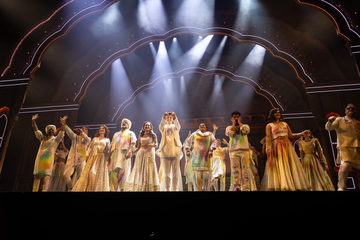 Tonight we celebrate the final performance of #ComeFallinLove #TheDDLJMusical at <a href="/PalaceAndOpera/">Palace & Opera Mcr</a>. 

Thank you to everyone who came and fell in love with Simran and Roger. 💖