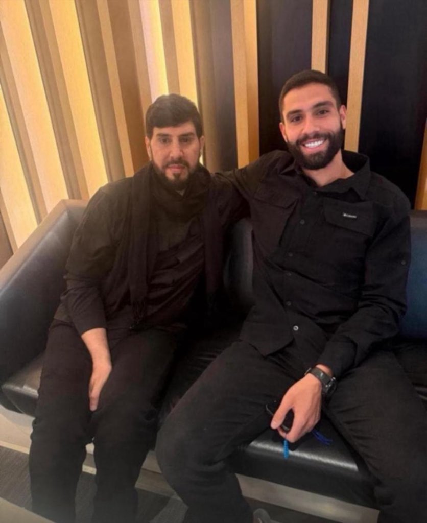 في عيد الأب 
كرم الله نجل الحاج أبو علي خليل الشهادة مرافقاً والده العزيز
أبو صالح هنيئاً