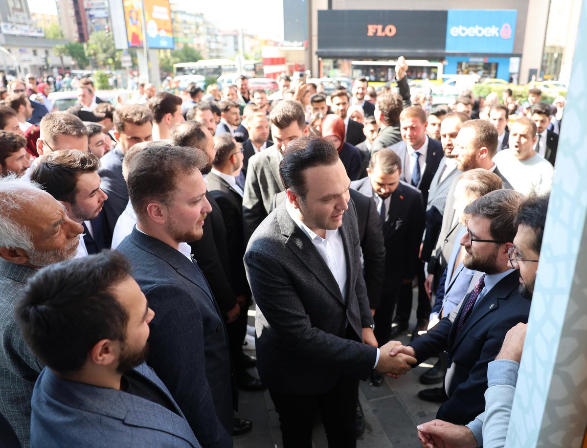 📍Bugün Bursa İl Başkanlığı'mızdayız 🙋🏻‍♂️

İl Gençlik Kolları Yönetim Kurulu Üyelerimiz ve İlçe Gençlik Kolları Başkanlarımızla hedef ve ihtiyaçlarımızı istişare ettiğimiz toplantımızı gerçekleştirdik.

Bu gençlik, dava şuuruyla yol alacak, daha güçlü yarınlara yürüyecek olan