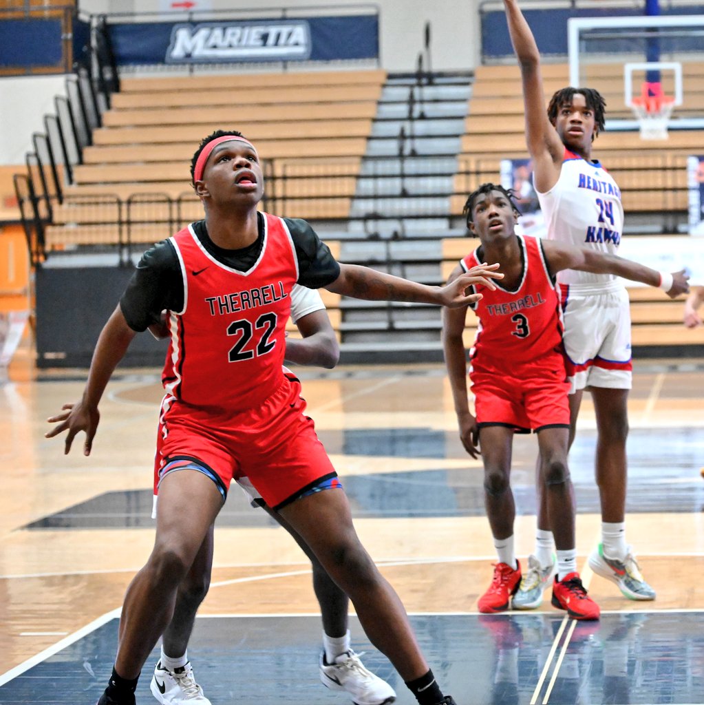 Game 3 we came up a little short at the buzzer vs a tough Mt. Vernon, 46-42. Gordon and MJ proving to be a nice tandem!
🏀2026 Gordon Davis 21pts 10/12 from FT
🏀2027 MJ McWhorter 16pts 17reb
And a great showing from our bench squad!!!
#HypeMeUp