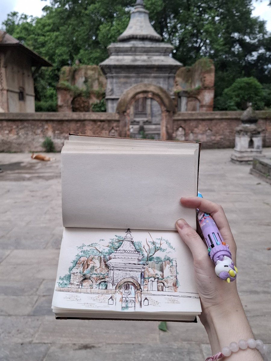 pragyamainali_'s tweet image. Live sketching