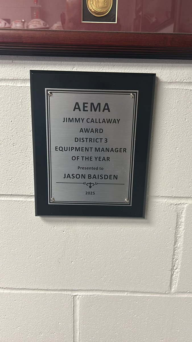 TjBais's tweet image. Extremely grateful for this recognition. Thank you to all the fellow equipment managers. Appreciate all of the staff and students through the years that put in the #WORK.