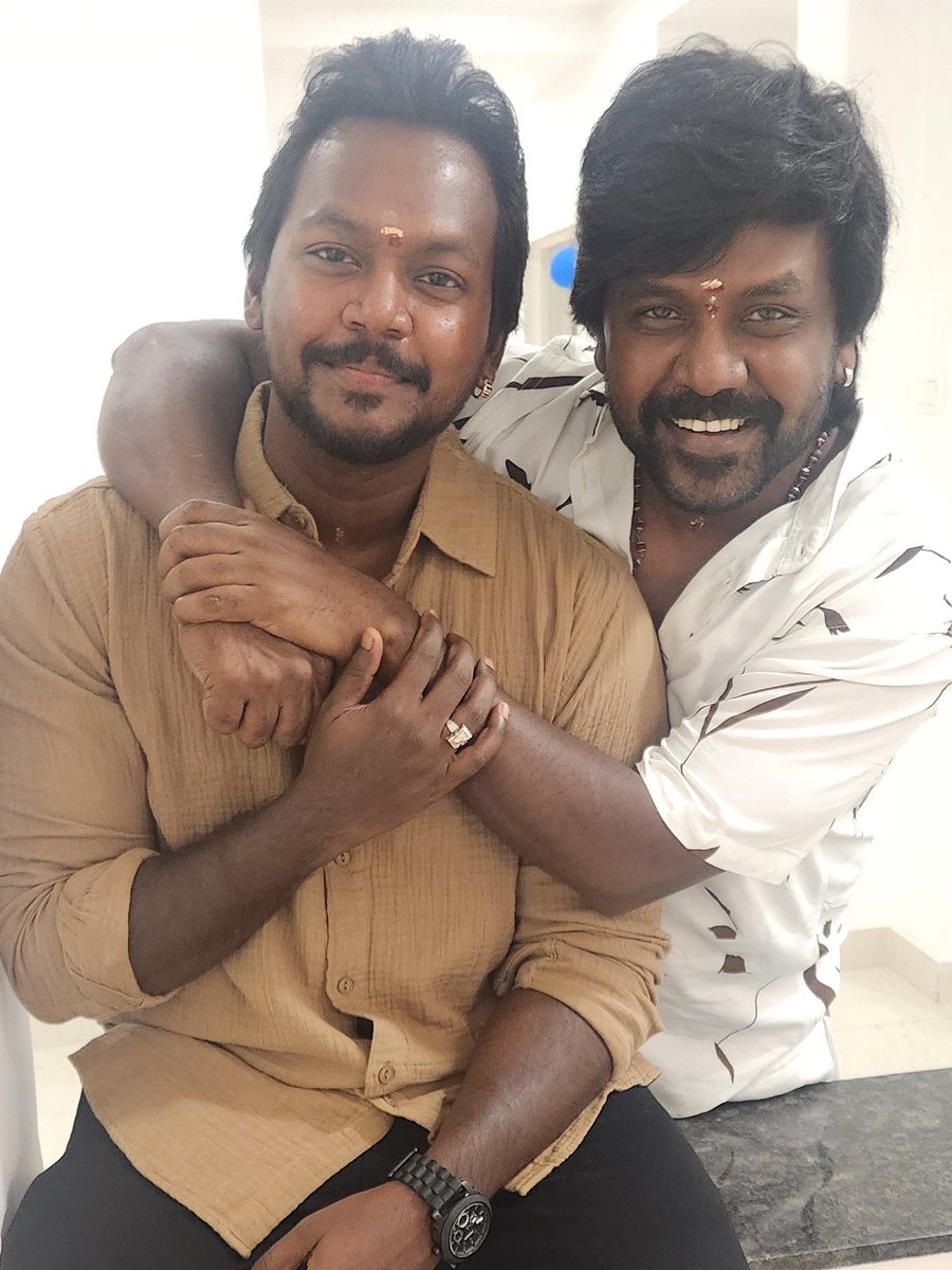 offl_Lawrence's tweet image. Hi everyone! Today is my brother @elviinvinu_off birthday. I need all your blessings and support for him 🙏🏼🙏🏼