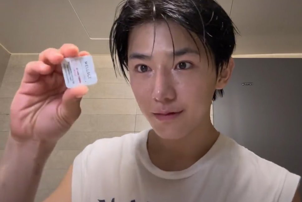 yichening_'s tweet image. Bringing bare faced yichen back to my timeline