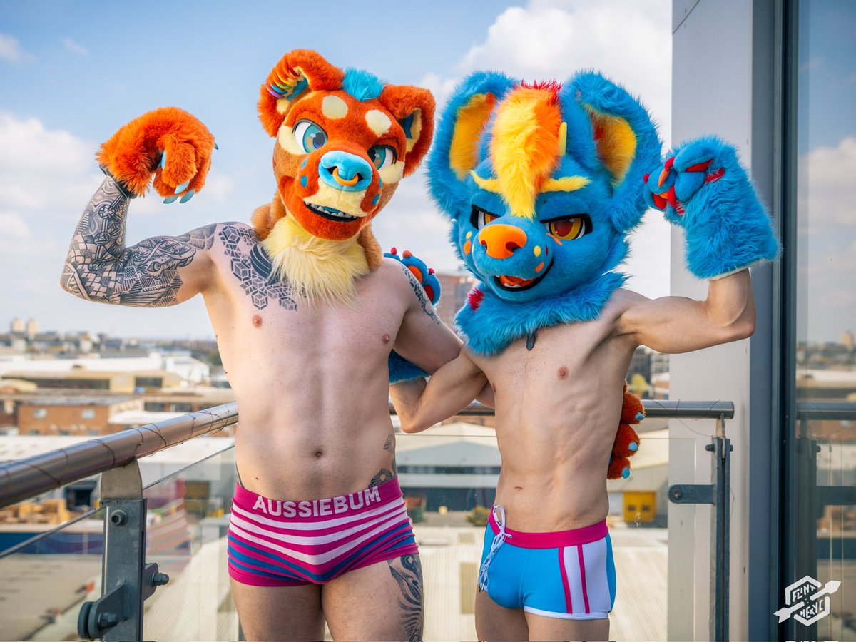 Hexyc (@h3xyc) on Twitter photo Pew pew
<a href="/chaoscackle/">Tycho</a> / <a href="/DrHappygrowl/">Huxley 🔜 Summer LFM ☀️</a>
📸: <a href="/furflint/">Flint</a> Pew pew
<a href="/chaoscackle/">Tycho</a> / <a href="/DrHappygrowl/">Huxley 🔜 Summer LFM ☀️</a>
📸: <a href="/furflint/">Flint</a>