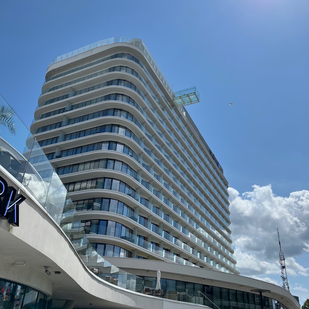 Entdecke die schönsten Orte an der Ostsee in Polen 🌊⛵ Lass dich von malerischen Stränden und unberührter Natur verzaubern. Plane dein Abenteuer heute! #Ostsee #Polen #Reisetipps #Urlaubsziele #NaturPur