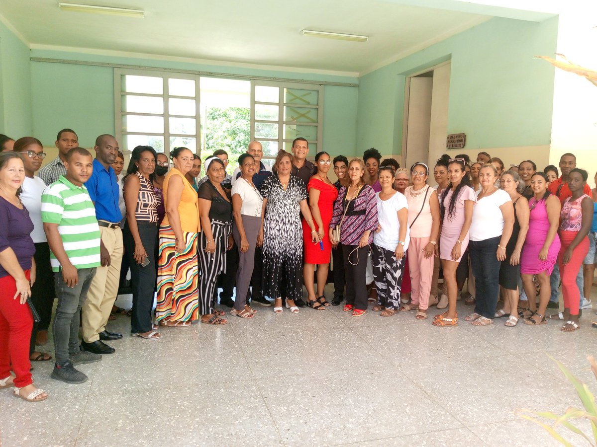 🇨🇺 Por estos días culminó el proceso de entrega de responsabilidad del cargo de Presidente del Tribunal Provincial Popular de #Guantanamo a partir de las liberación por renovación de M.  Elaine  Navarro Navarro a Rolando Aroche Perez.  
!! Éxitos ‼facebook.com/61571673752391…