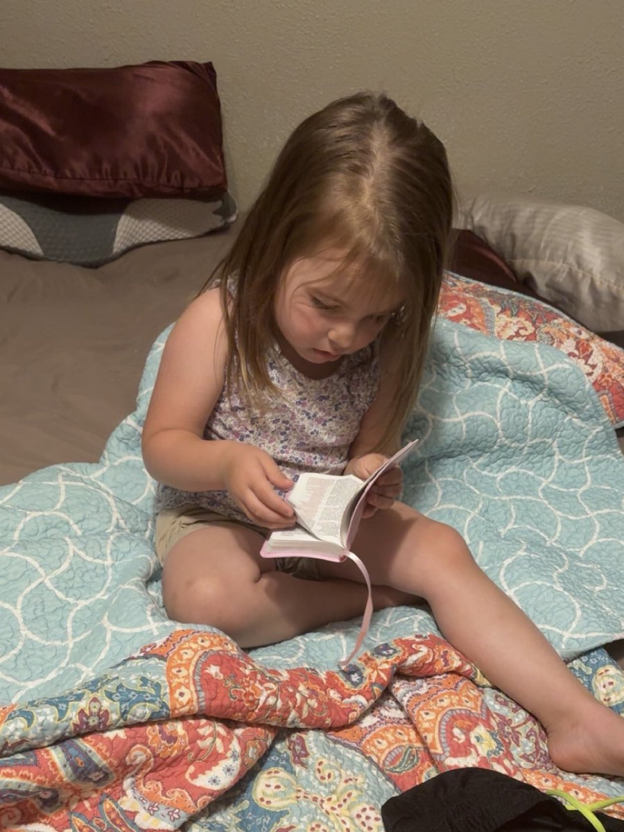 jsreinecker's tweet image. Hattie “reading” me Bible verses this morning
“Jesus died on the cross so we can go bird hunting”
Good kid